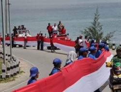 Kibaran Merah Putih di Langit Oksibil Simbol Persatuan di Ujung Timur Negeri